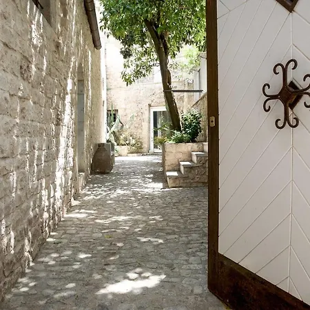 Anime A Sud - Residenza Hortus Tatil Evi